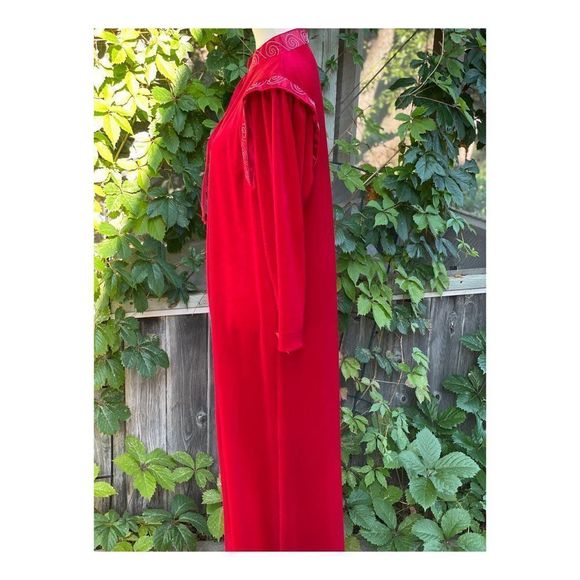 Vintage Charisma Red Velvet Robe 1/2 Zip Long Sleeve Sz M Futureistic - Picture 9 of 16